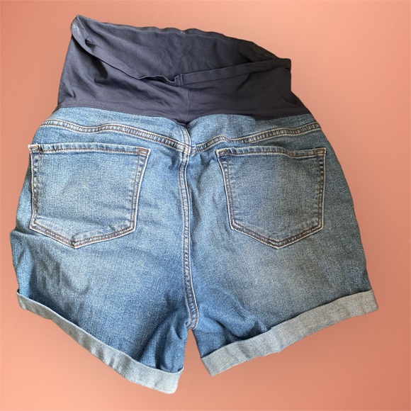 Old Navy Maternity Shorts Medium Wash Size 12 - Picture 2 of 4
